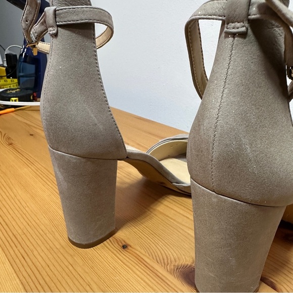 Vince Camuto | Nude Suede Block Heel Sandals | Ankle Strap Bow Heels Size 9.5 - Picture 7 of 9